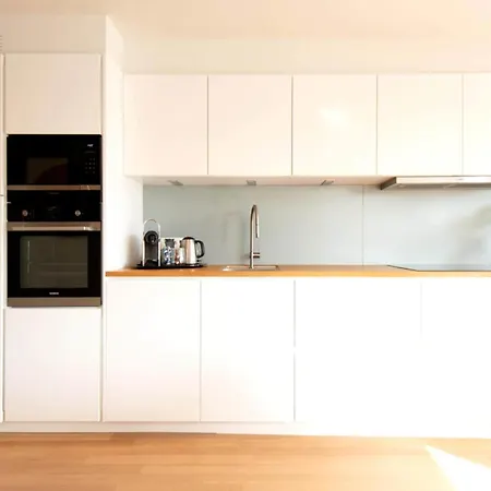 In With Marina Views Апартаменты *