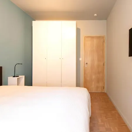 In With Marina Views Апартаменты