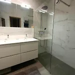 In With Marina Views Lejlighed *