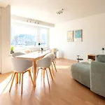 Lejlighed In With Marina Views