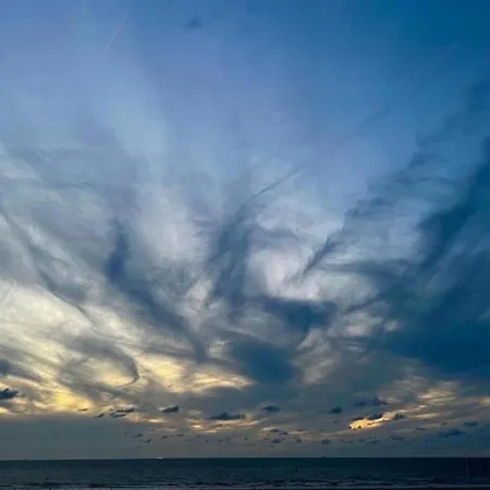 In With Marina Views Lejlighed Oostende